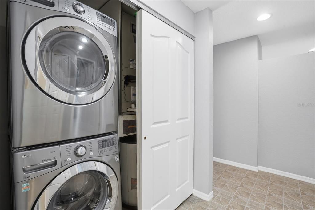For Sale: $155,000 (2 beds, 2 baths, 1250 Square Feet)