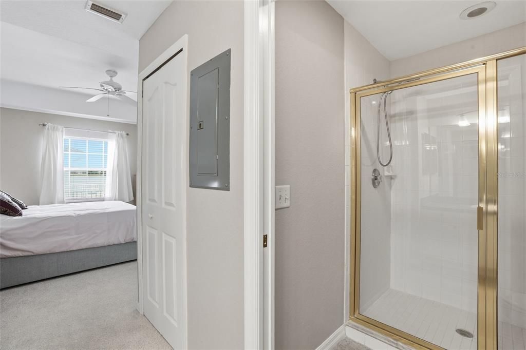 For Sale: $155,000 (2 beds, 2 baths, 1250 Square Feet)
