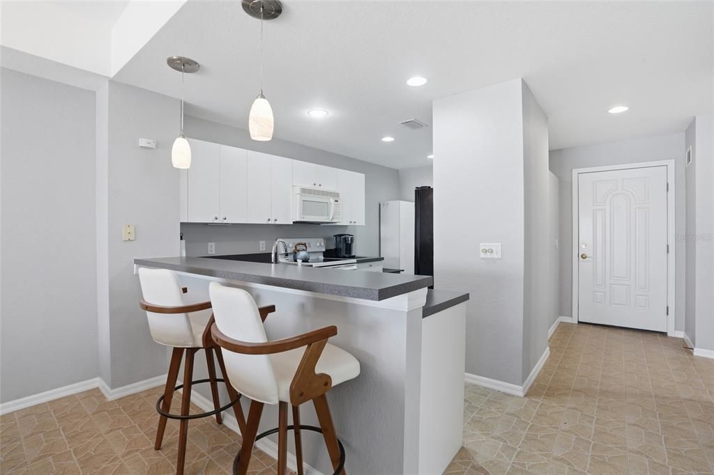 For Sale: $155,000 (2 beds, 2 baths, 1250 Square Feet)