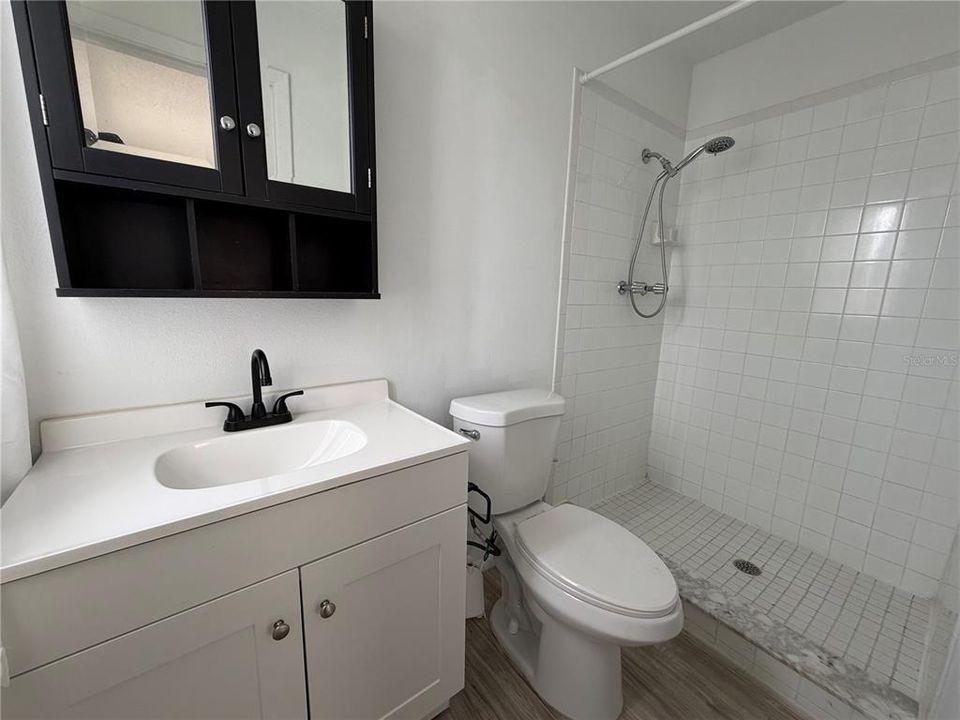 For Rent: $2,100 (4 beds, 2 baths, 1216 Square Feet)