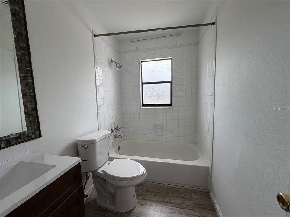 For Rent: $2,100 (4 beds, 2 baths, 1216 Square Feet)