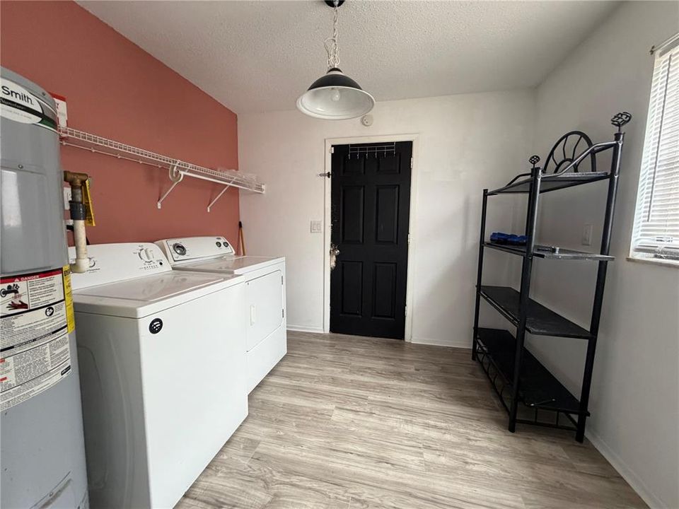 For Rent: $2,100 (4 beds, 2 baths, 1216 Square Feet)