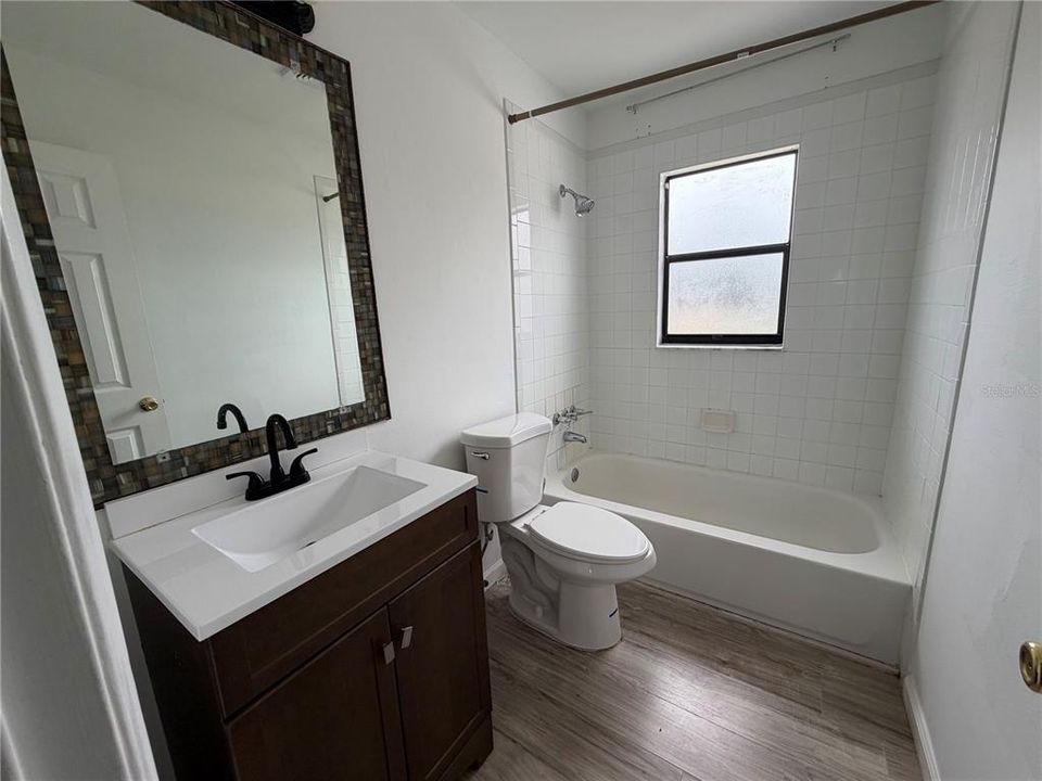 For Rent: $2,100 (4 beds, 2 baths, 1216 Square Feet)