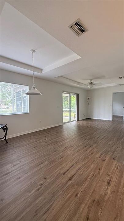 For Rent: $1,750 (3 beds, 2 baths, 1676 Square Feet)