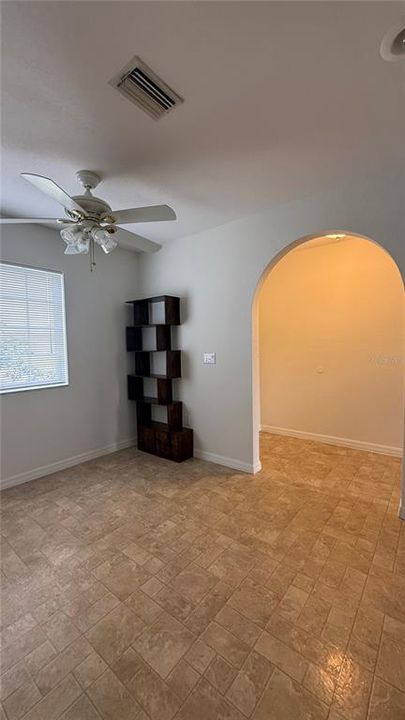 For Rent: $1,750 (3 beds, 2 baths, 1676 Square Feet)