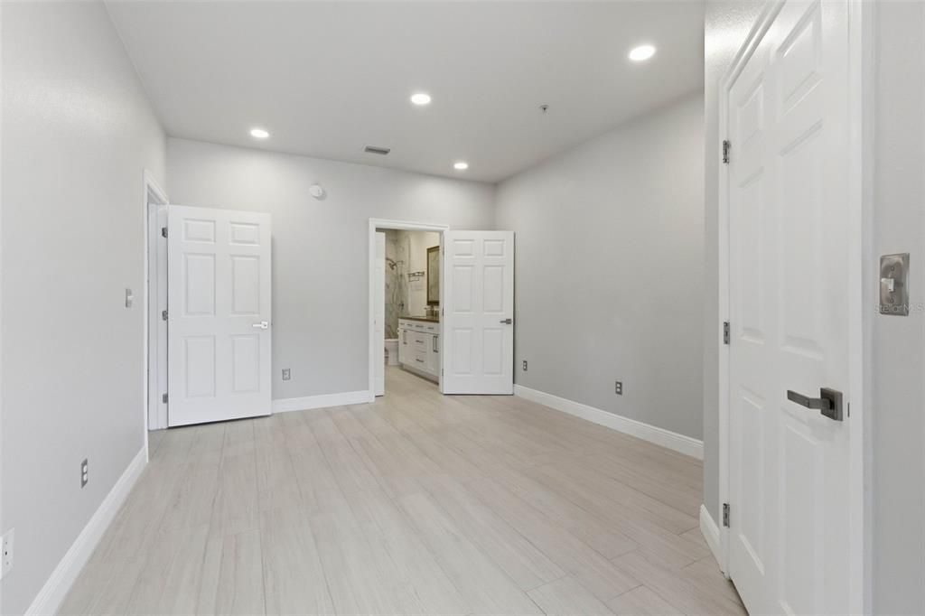 En Venta: $198,500 (1 camas, 1 baños, 890 Pies cuadrados)