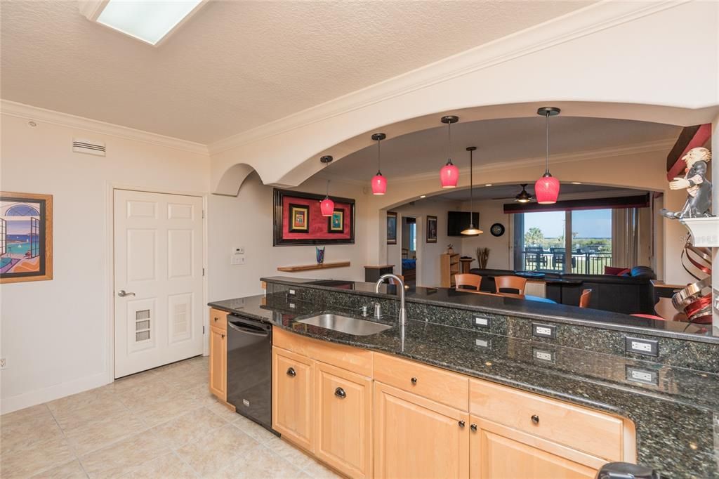 For Rent: $2,800 (3 beds, 2 baths, 1640 Square Feet)