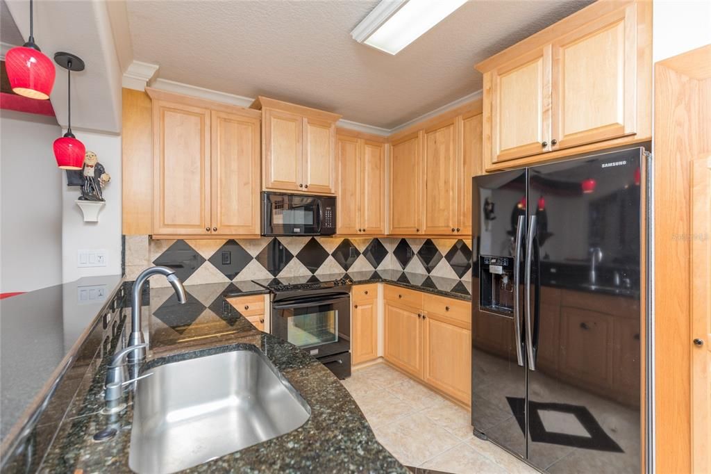For Rent: $2,800 (3 beds, 2 baths, 1640 Square Feet)