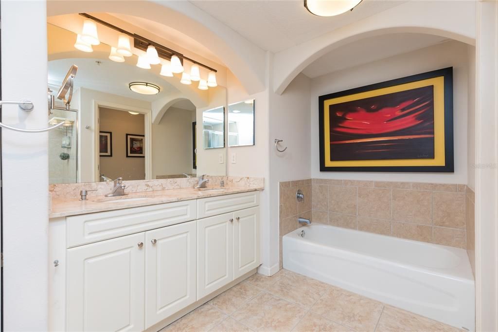 For Rent: $2,800 (3 beds, 2 baths, 1640 Square Feet)