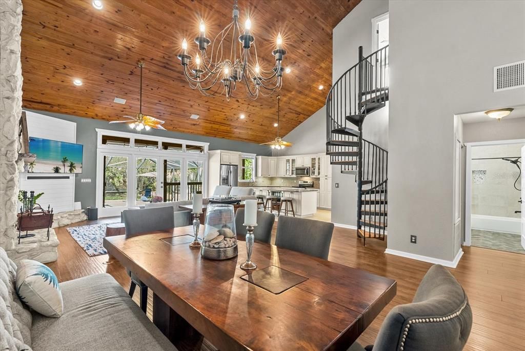 Activo con contrato: $830,000 (4 camas, 2 baños, 2710 Pies cuadrados)