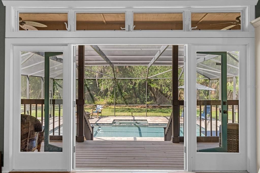 Activo con contrato: $830,000 (4 camas, 2 baños, 2710 Pies cuadrados)