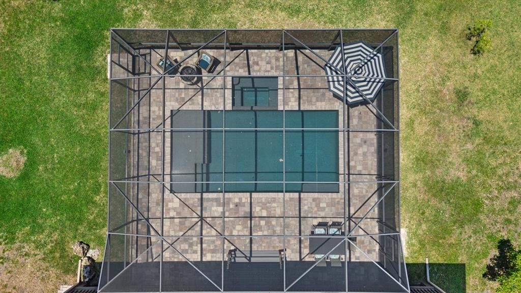 Activo con contrato: $830,000 (4 camas, 2 baños, 2710 Pies cuadrados)