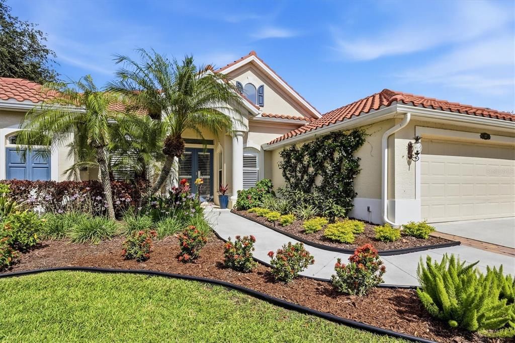Active With Contract: $795,000 (3 beds, 2 baths, 2463 Square Feet)
