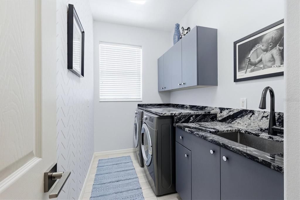 Active With Contract: $795,000 (3 beds, 2 baths, 2463 Square Feet)