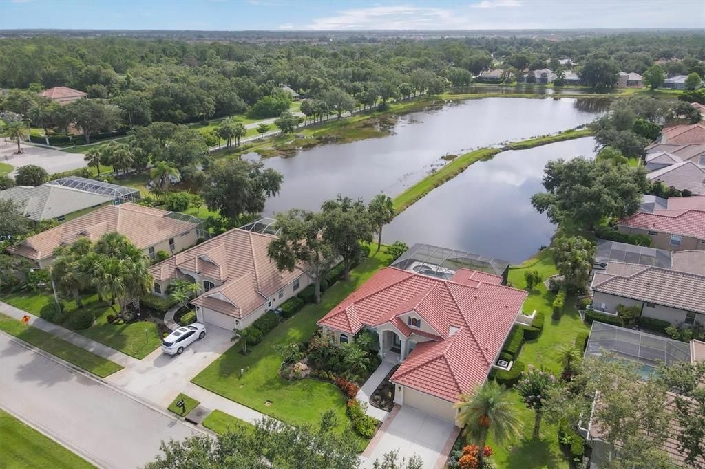 Active With Contract: $795,000 (3 beds, 2 baths, 2463 Square Feet)