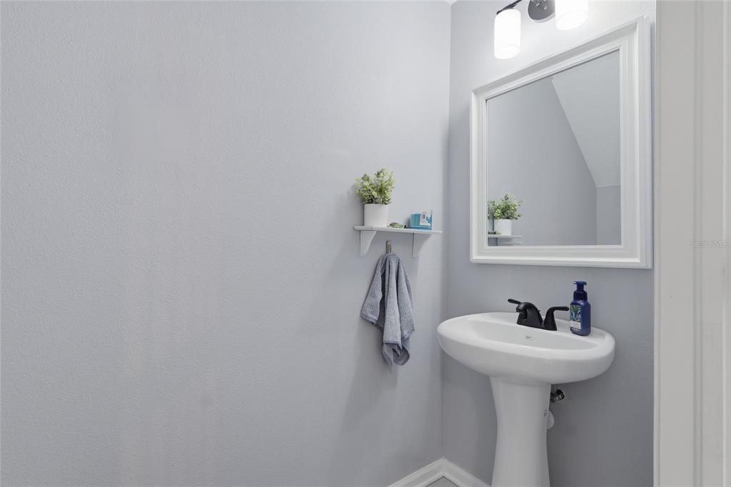 Activo con contrato: $279,900 (3 camas, 2 baños, 1718 Pies cuadrados)