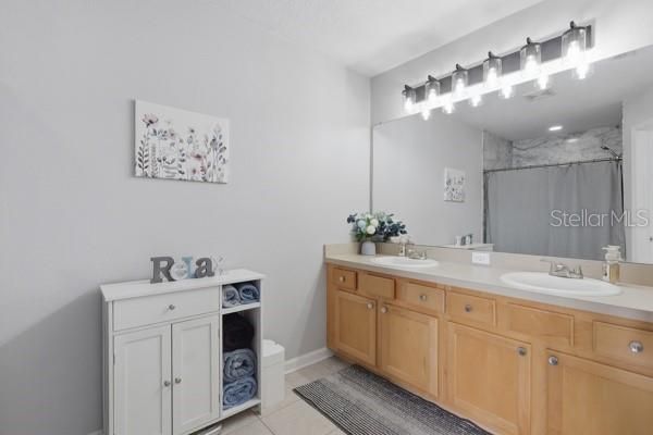 Activo con contrato: $279,900 (3 camas, 2 baños, 1718 Pies cuadrados)