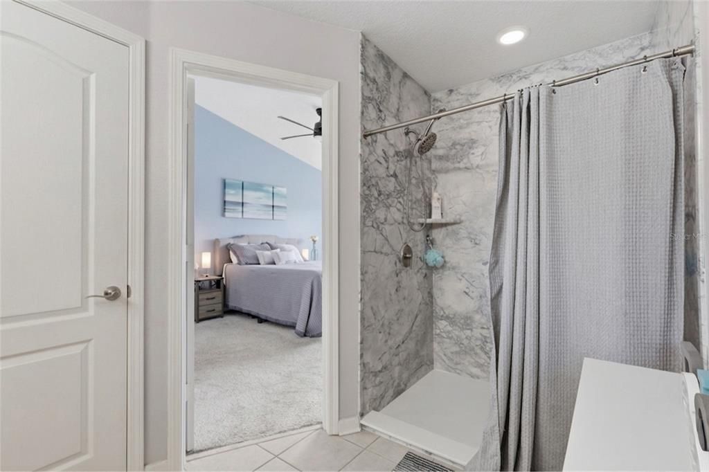 Activo con contrato: $279,900 (3 camas, 2 baños, 1718 Pies cuadrados)