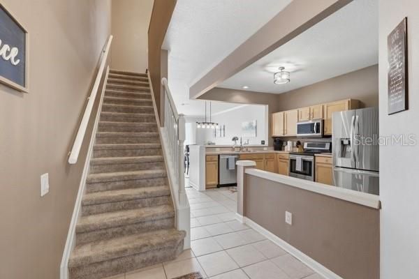 Activo con contrato: $279,900 (3 camas, 2 baños, 1718 Pies cuadrados)