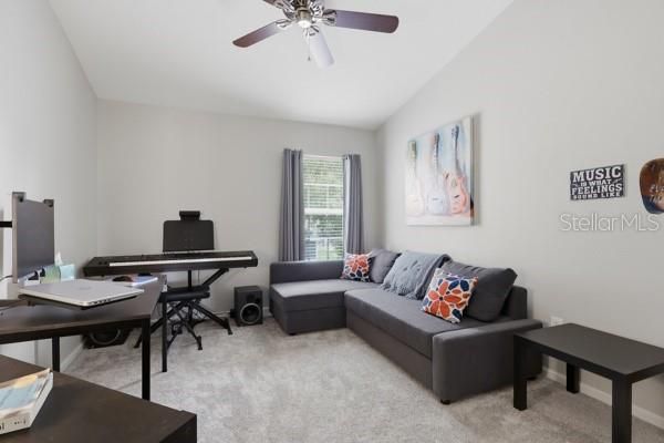 Activo con contrato: $279,900 (3 camas, 2 baños, 1718 Pies cuadrados)