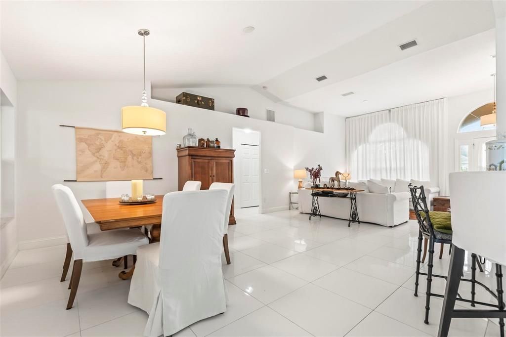 For Sale: $339,900 (3 beds, 2 baths, 1904 Square Feet)