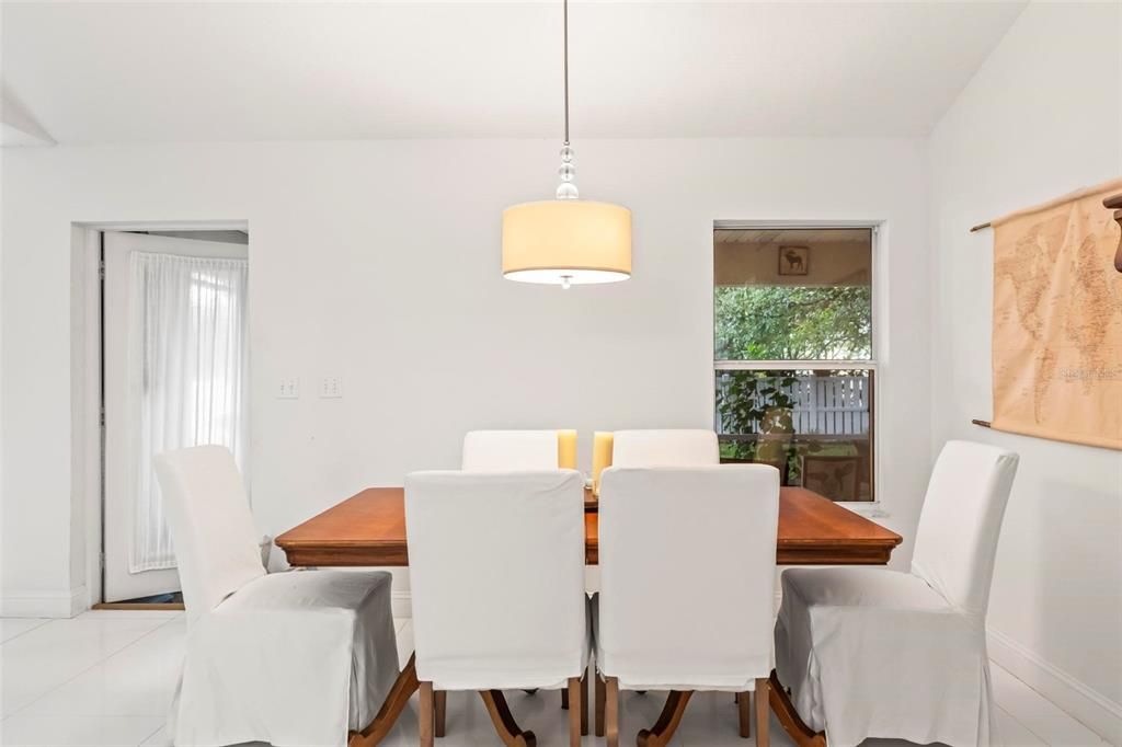 For Sale: $339,900 (3 beds, 2 baths, 1904 Square Feet)