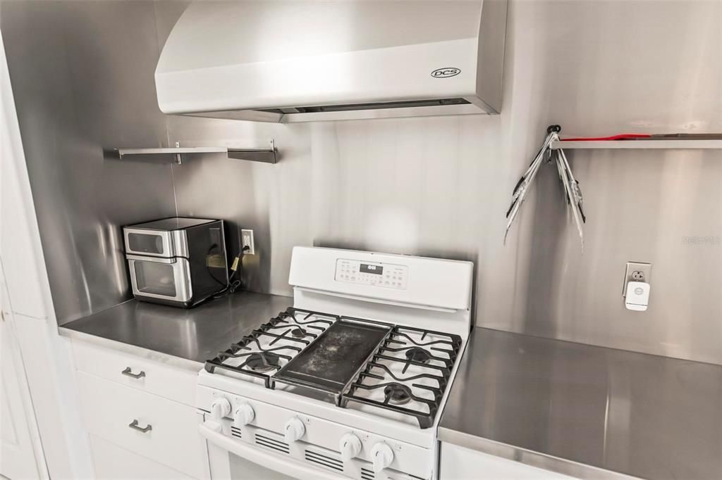 For Sale: $339,900 (3 beds, 2 baths, 1904 Square Feet)