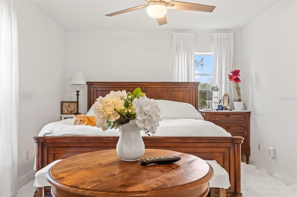 For Sale: $339,900 (3 beds, 2 baths, 1904 Square Feet)