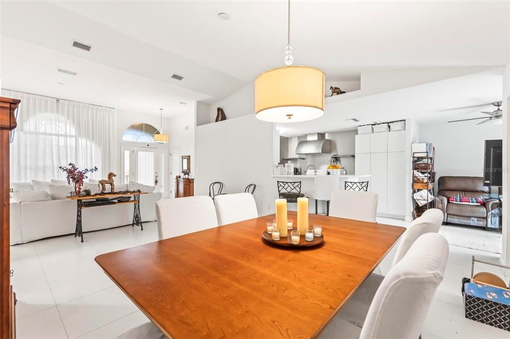For Sale: $339,900 (3 beds, 2 baths, 1904 Square Feet)