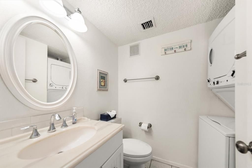 For Sale: $369,000 (1 beds, 1 baths, 755 Square Feet)
