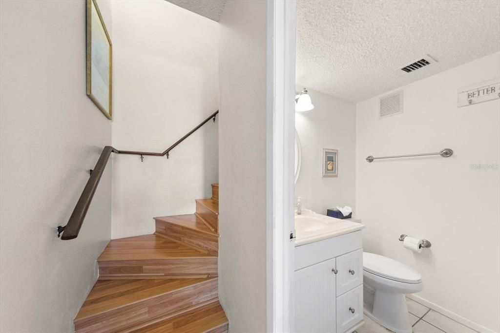 For Sale: $369,000 (1 beds, 1 baths, 755 Square Feet)