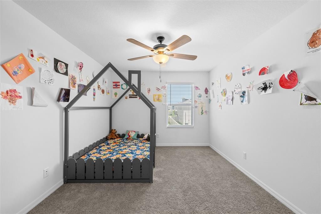 Activo con contrato: $599,990 (5 camas, 4 baños, 3531 Pies cuadrados)