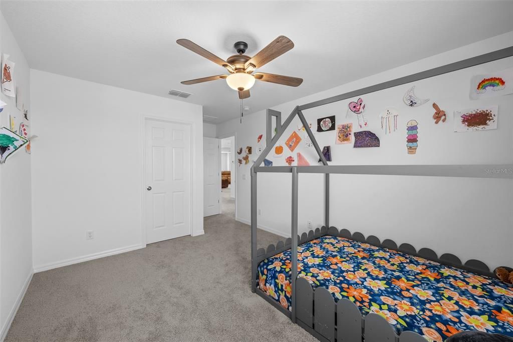 Activo con contrato: $599,990 (5 camas, 4 baños, 3531 Pies cuadrados)
