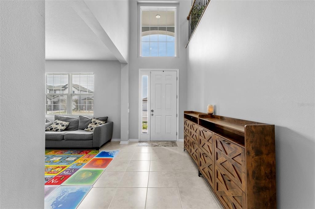 Activo con contrato: $599,990 (5 camas, 4 baños, 3531 Pies cuadrados)