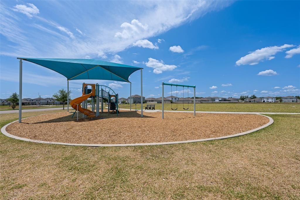 Activo con contrato: $599,990 (5 camas, 4 baños, 3531 Pies cuadrados)