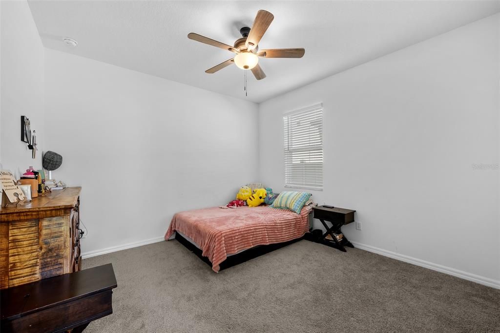 Activo con contrato: $599,990 (5 camas, 4 baños, 3531 Pies cuadrados)