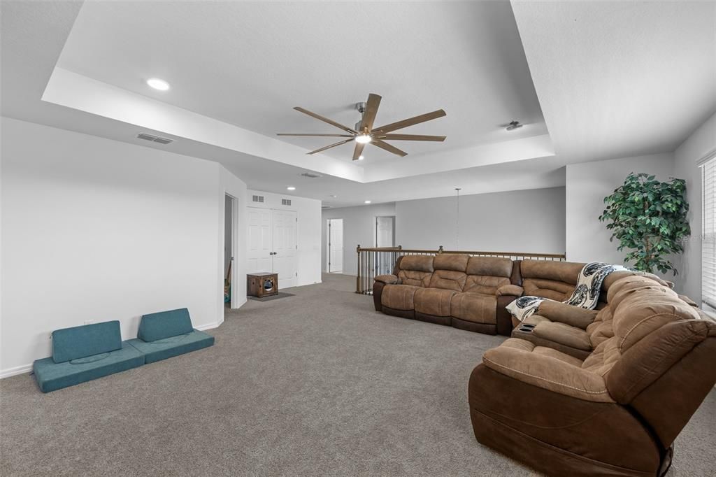 Activo con contrato: $599,990 (5 camas, 4 baños, 3531 Pies cuadrados)