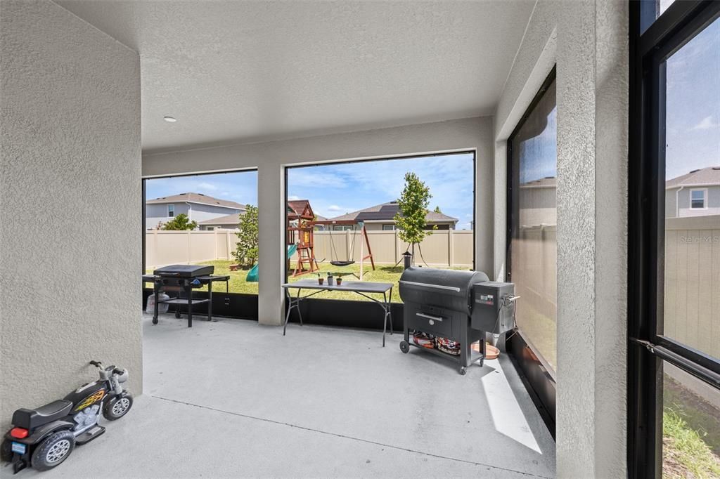 Activo con contrato: $599,990 (5 camas, 4 baños, 3531 Pies cuadrados)