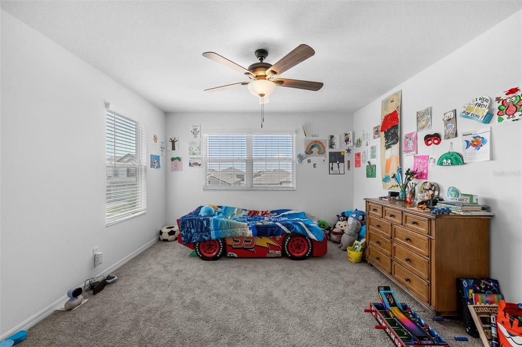 Activo con contrato: $599,990 (5 camas, 4 baños, 3531 Pies cuadrados)