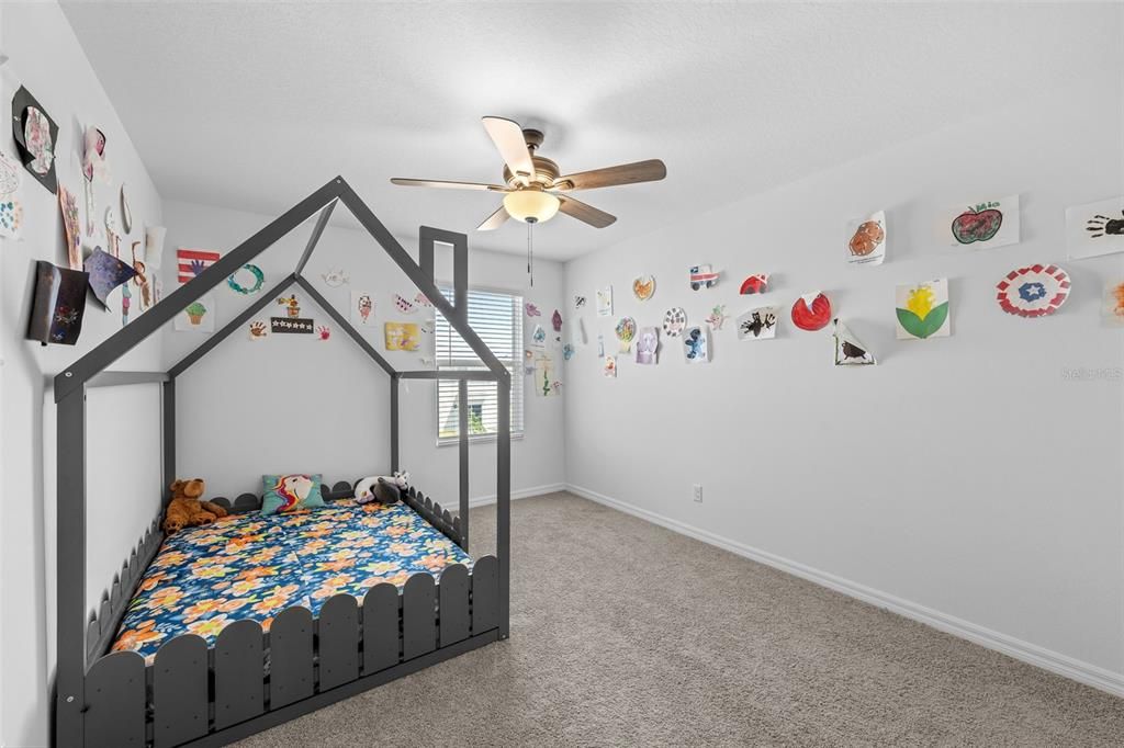 Activo con contrato: $599,990 (5 camas, 4 baños, 3531 Pies cuadrados)