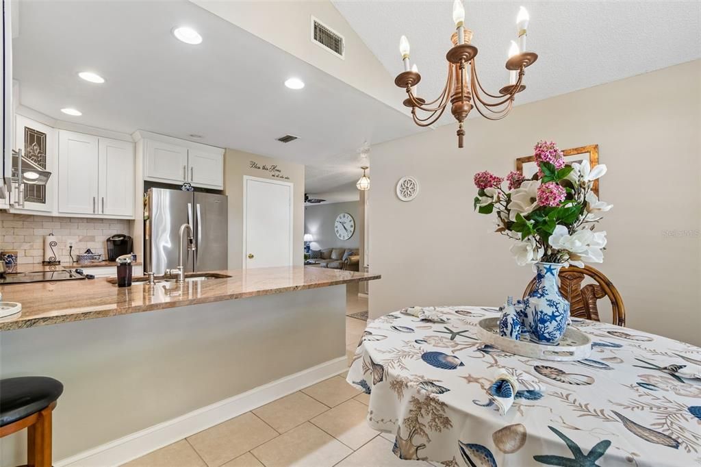 Activo con contrato: $325,000 (2 camas, 2 baños, 1246 Pies cuadrados)
