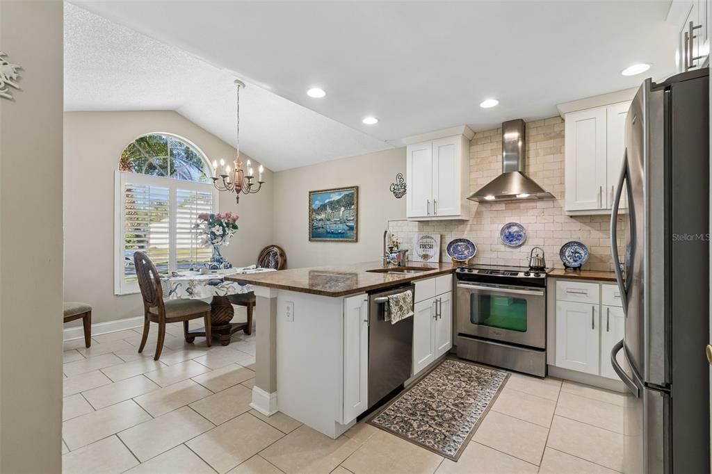 Activo con contrato: $325,000 (2 camas, 2 baños, 1246 Pies cuadrados)
