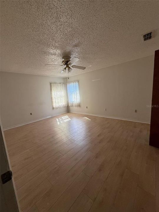 En Venta: $215,900 (2 camas, 2 baños, 1612 Pies cuadrados)