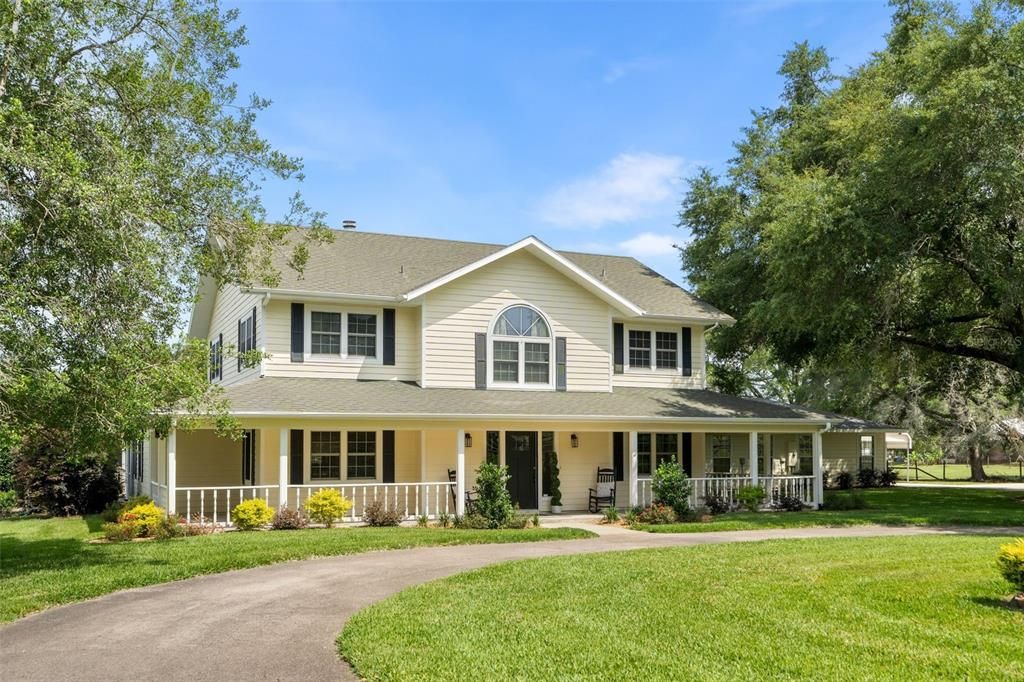 Active With Contract: $900,000 (7 beds, 4 baths, 4042 Square Feet)