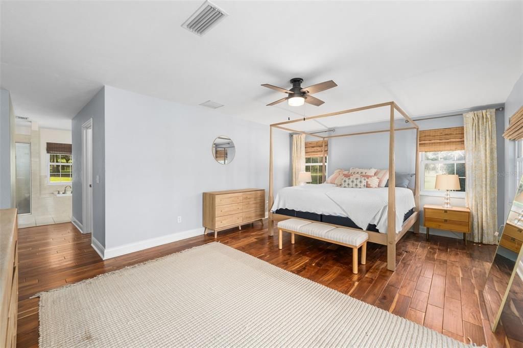 Active With Contract: $900,000 (7 beds, 4 baths, 4042 Square Feet)