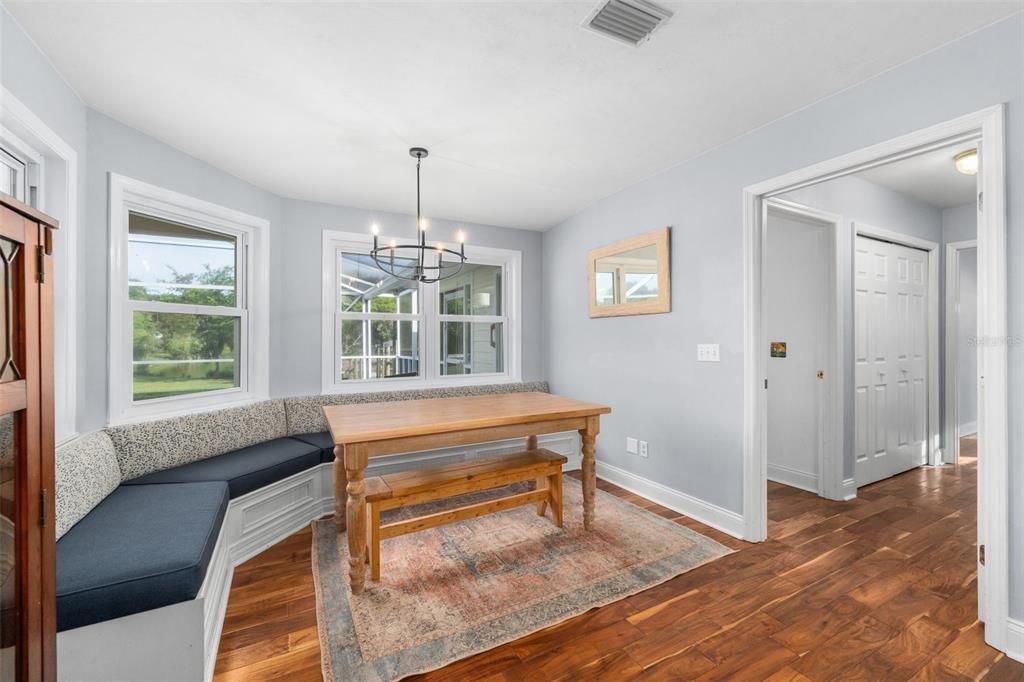 Active With Contract: $900,000 (7 beds, 4 baths, 4042 Square Feet)