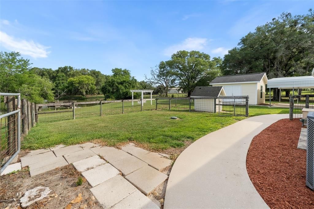 Active With Contract: $900,000 (7 beds, 4 baths, 4042 Square Feet)