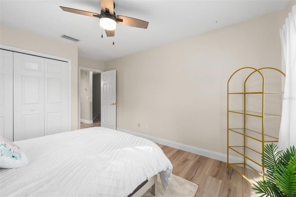 Active With Contract: $900,000 (7 beds, 4 baths, 4042 Square Feet)