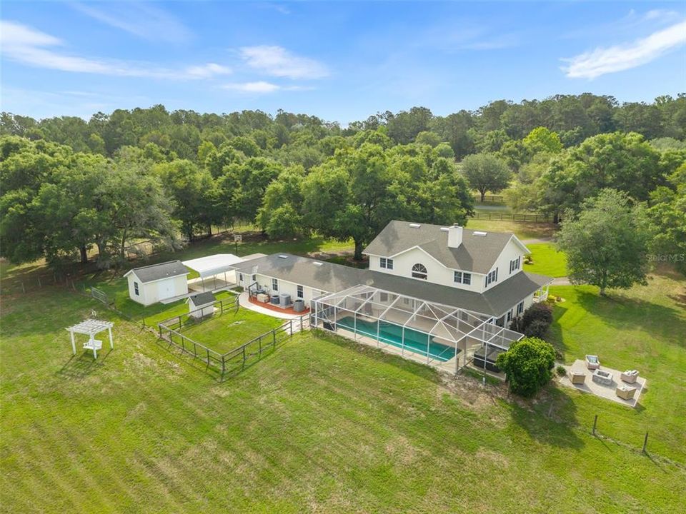 Active With Contract: $900,000 (7 beds, 4 baths, 4042 Square Feet)