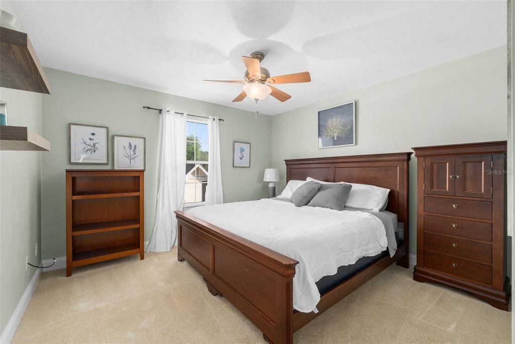 Active With Contract: $900,000 (7 beds, 4 baths, 4042 Square Feet)